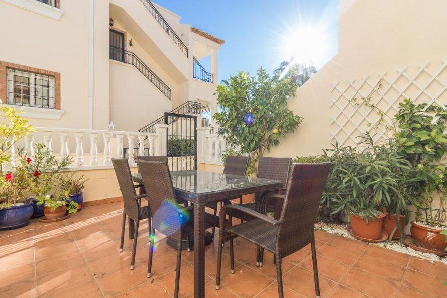 Townhouse Playa Flamenca Villa Eksteriør billede